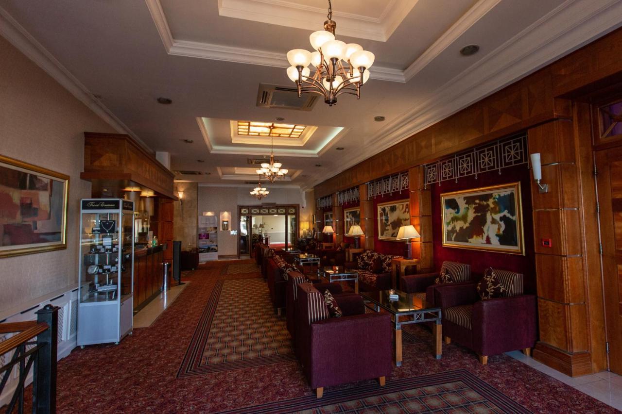Hamlet Court Hotel Johnstown Bridge Kültér fotó