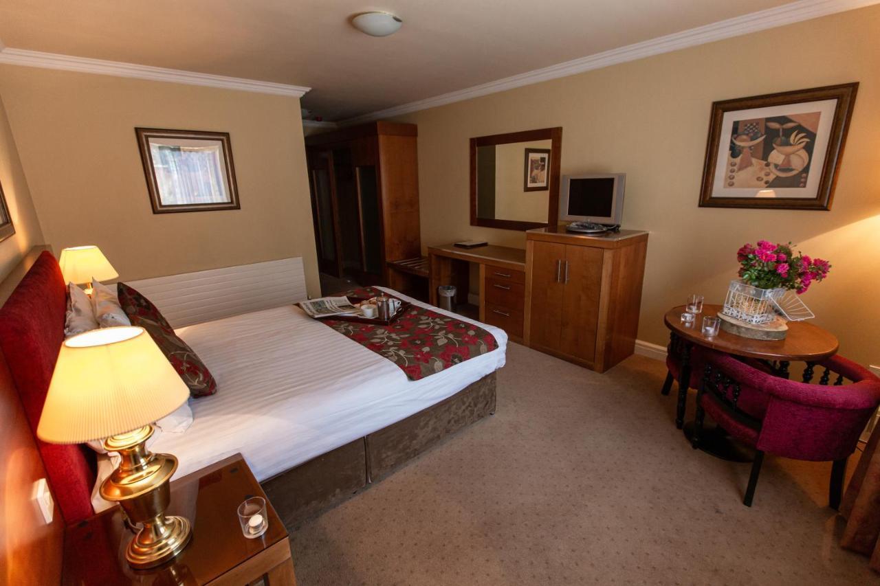 Hamlet Court Hotel Johnstown Bridge Kültér fotó