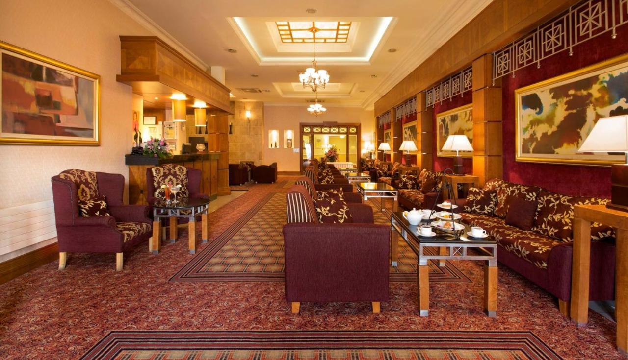 Hamlet Court Hotel Johnstown Bridge Kültér fotó